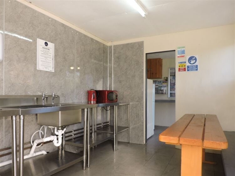 Staffin Caravan & Camping Site with Detached 5-Bedroom House & Self-Catering Accommodation Photo 7