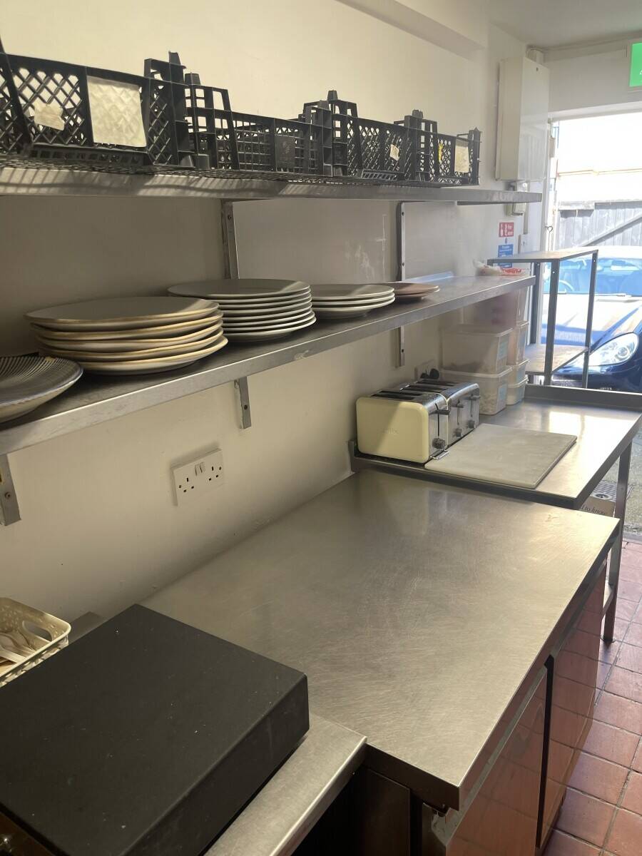 FULLY EQUIPPED DAYTIME CAFÉ /TEA ROOM Photo 7