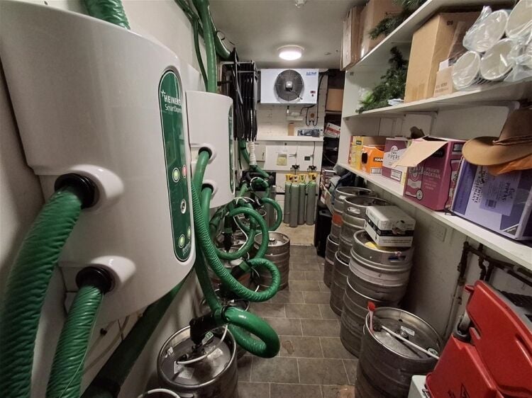 Licenced Trade, Pubs & Clubs For Sale in Wakefield Photo 7