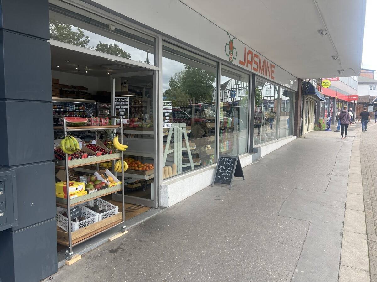 Greengrocers/ Supermarket for sale in SE London Petts Wood Photo 7
