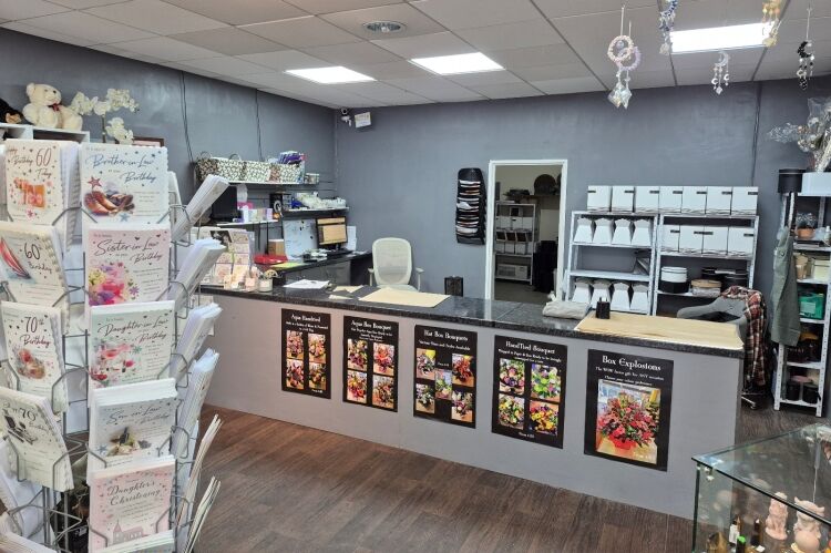 Established Florist, Gift Shop & Tea Room - Rhyl Photo 7