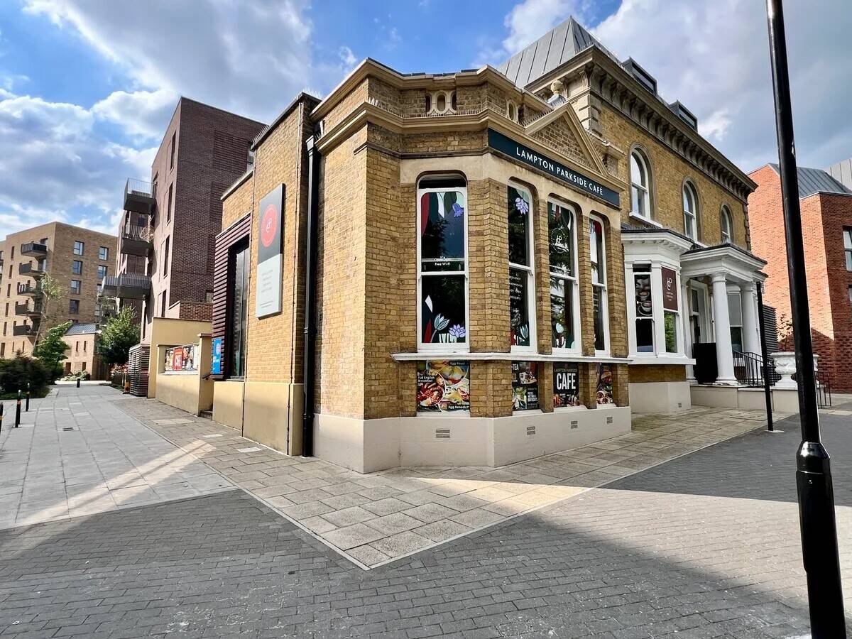 Charming Parkside Cafe, Bar & Event Venue for Sale &ndash; Secure 21-Yr Lease, Full Licence & Turnkey Opportunity