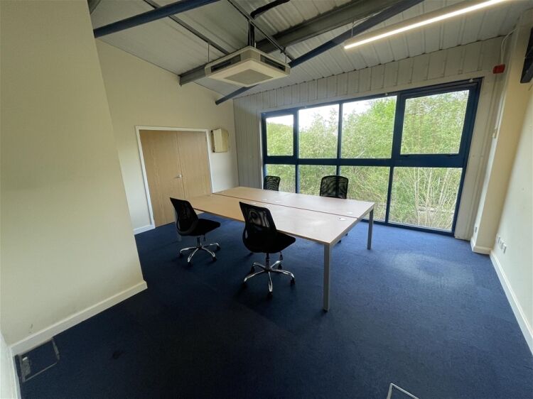 Substantial office spaces in popular Business Park For Sale in Newton Abbot Photo 7