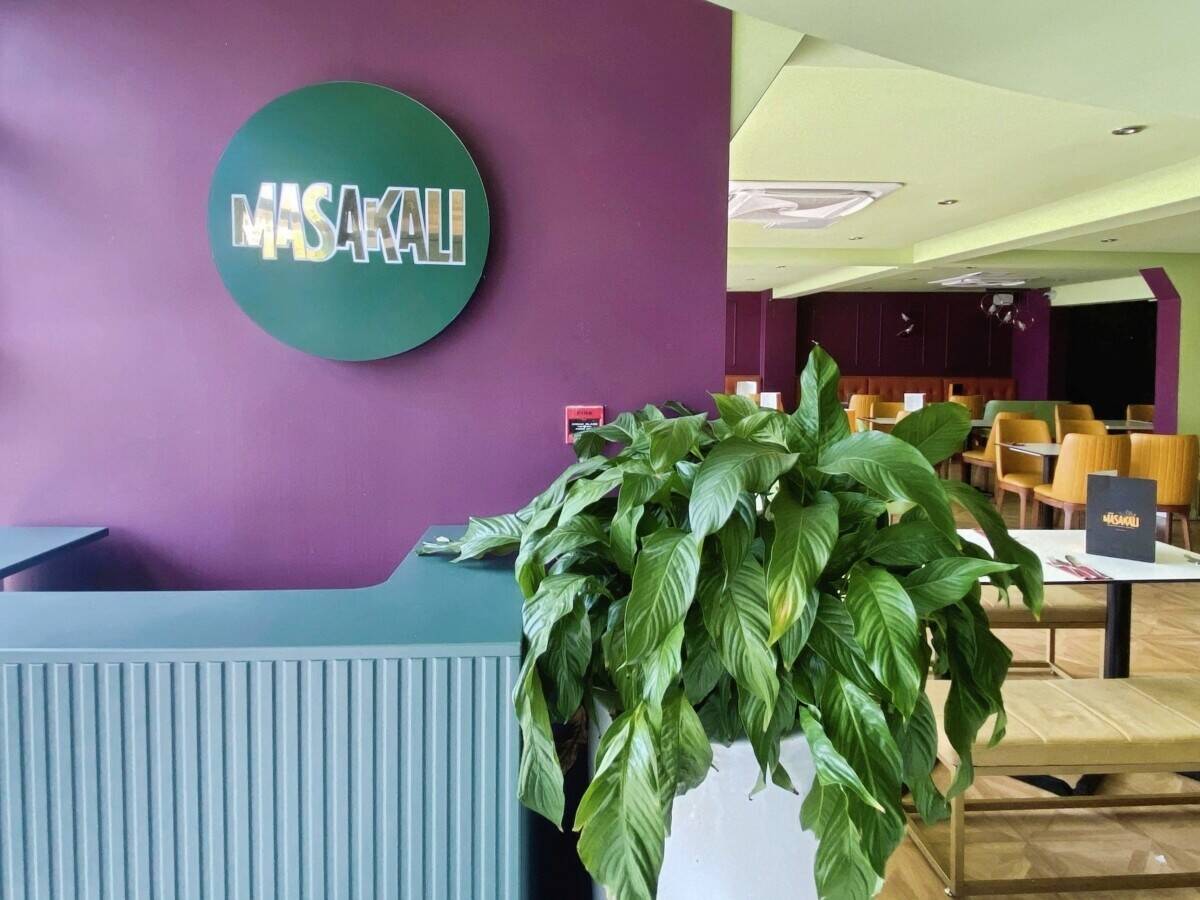 Fully Fitted Licensed Indian Restaurant with 75–80 Covers – Prime Reading Location Photo 7