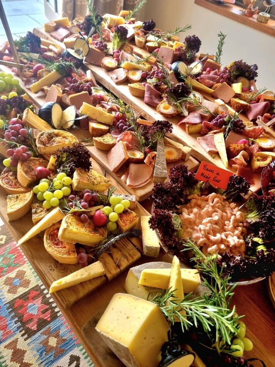 Exceptional Café and Deli in Prime Location Photo 7