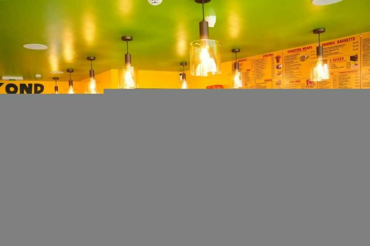 Stylish Modern Caf&eacute; Business For Sale near Brentwood Station- High footfall Photo 7