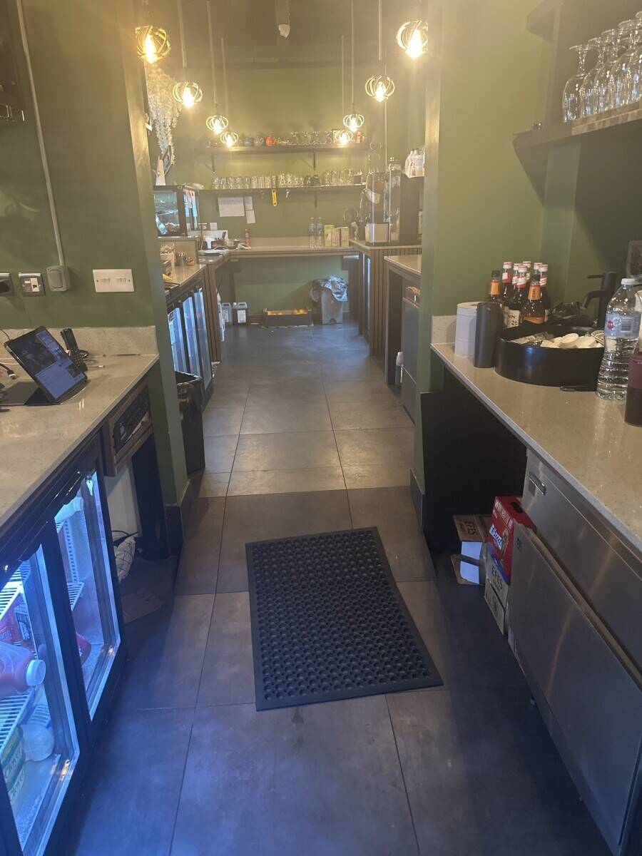 Cafe for sale in Enfield Wash London. Photo 7