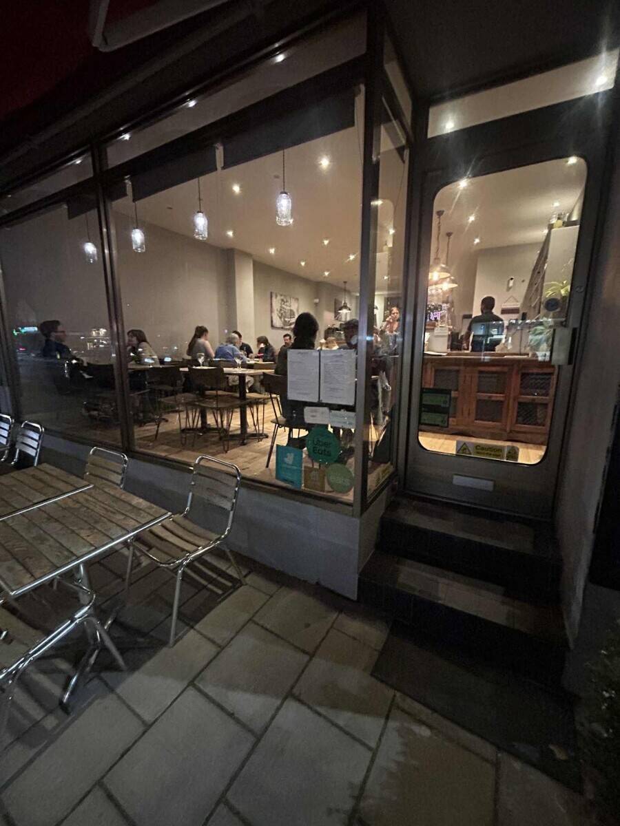 HIGHLY REGARDED ITALIAN RESTAURANT & PIZZERIA – SURREY CONFIDENTIAL SALE – STAFF UNAWARE Photo 7