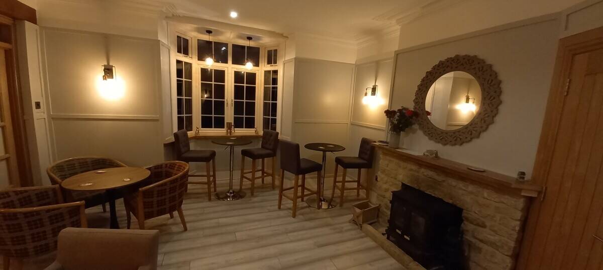 OXFORDSHIRE – MAIN ROAD FREEHOUSE PART OF AN ASSOCIATED LETTING COMPLEX Photo 7