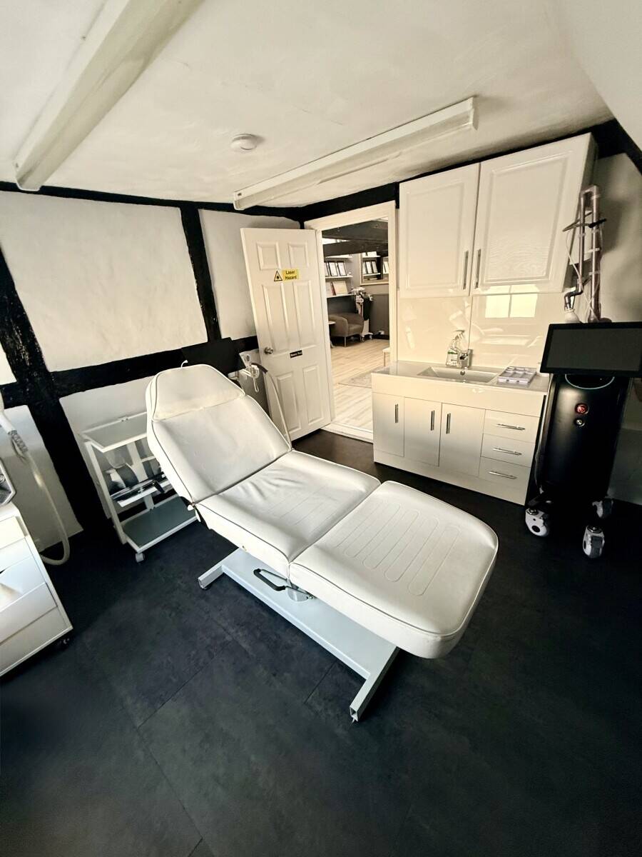 Fully Fitted Aesthetics Clinic & Training Facility &ndash; Salisbury Centre Wiltshire Photo 6