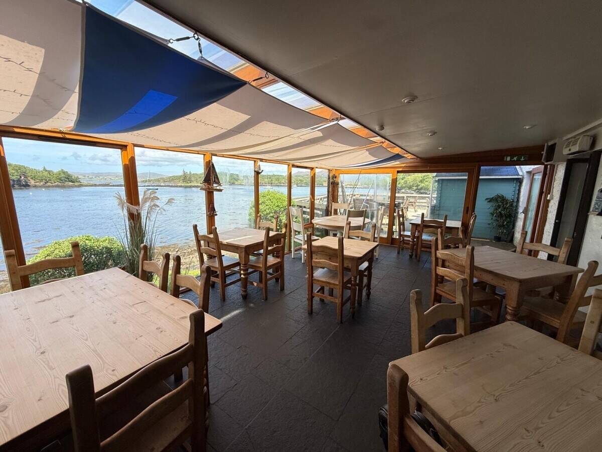 A Simply Outstanding Waterfront Bar & Restaurant in Unspoilt Wester Ross (ref 1821) Photo 7