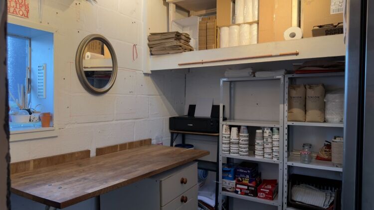 SANDWICH BAR/FOOD TO GO plus OUTSIDE CATERING with ACCOMMODATION Photo 7