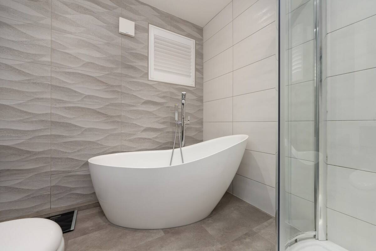 Stunning 7 bedroom Bed & Breakfast in the beautiful city of Canterbury plus private self contained owner accommodation Photo 7