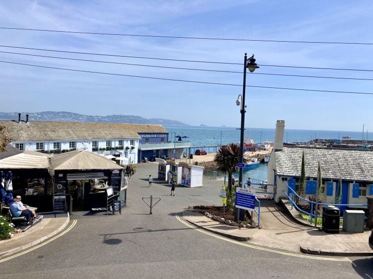 FISH & CHIP TAKEAWAY/RESTAURANT/CAFÉ & ICE CREAM PARLOUR with ALCOHOL LICENCE