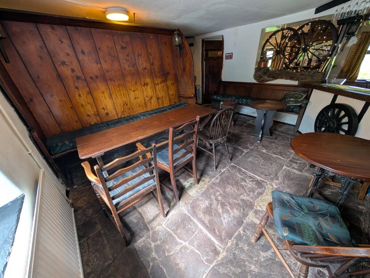 MONMOUTHSHIRE (NEAR CHEPSTOW) - CHARACTER VILLAGE FREEHOUSE Photo 7