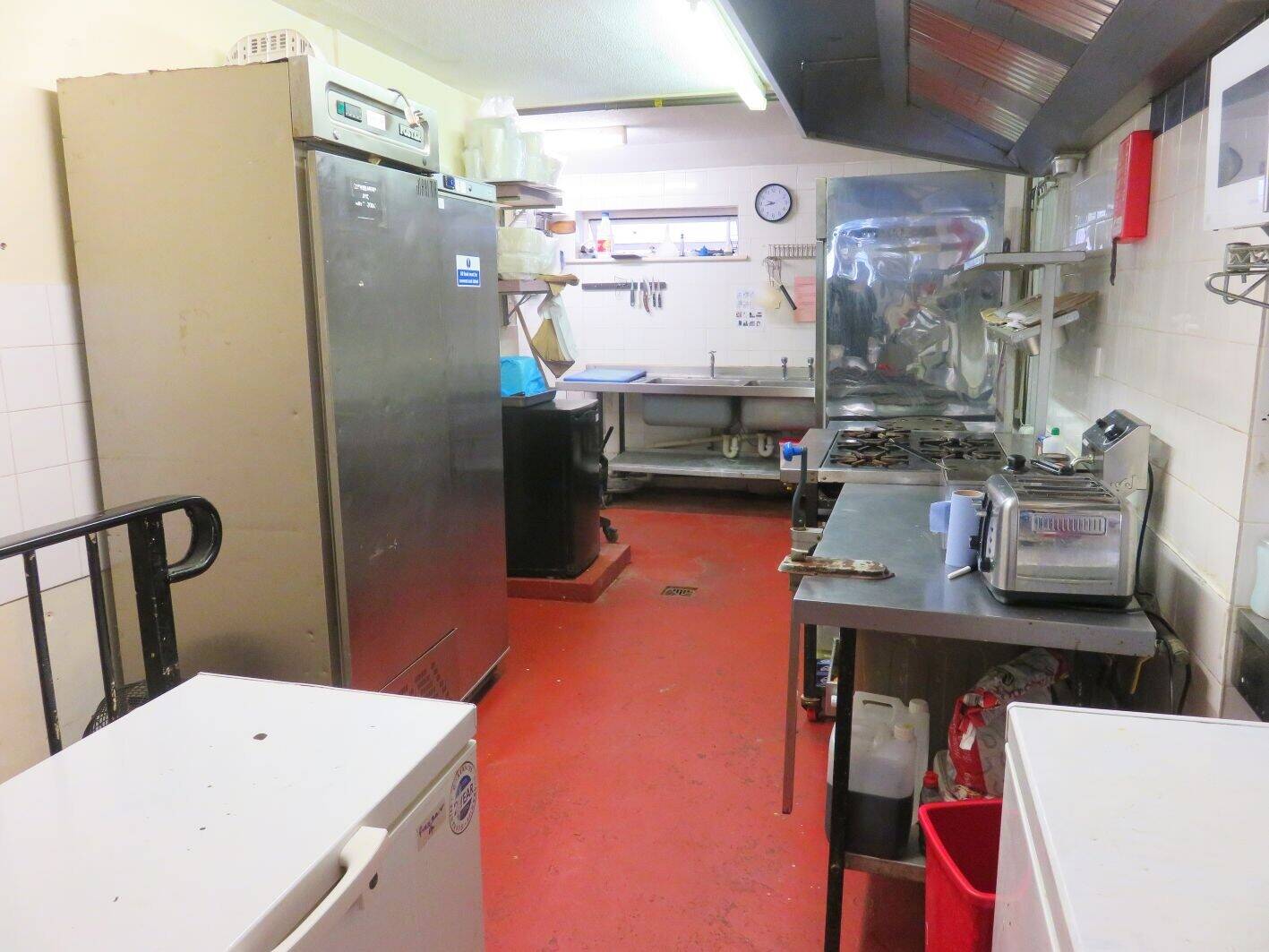 FIRMLY ESTABLISHED FISH & CHIP SHOP WITH 3 BEDROOM ACCOMMODATION IN CHARMING COASTAL TOWN