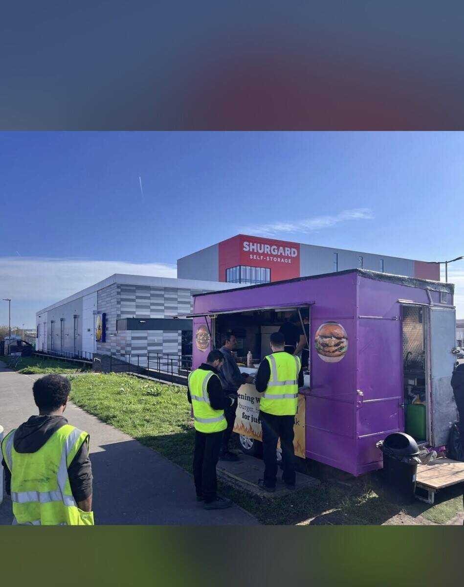 Basildon breakfast van Photo 7