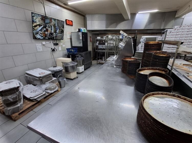 Hot Food Take Away For Sale in Castleford Photo 7