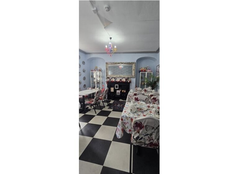 Charming Cafe & Afternoon Tea Room in Prime Mansfield Town Centre Location