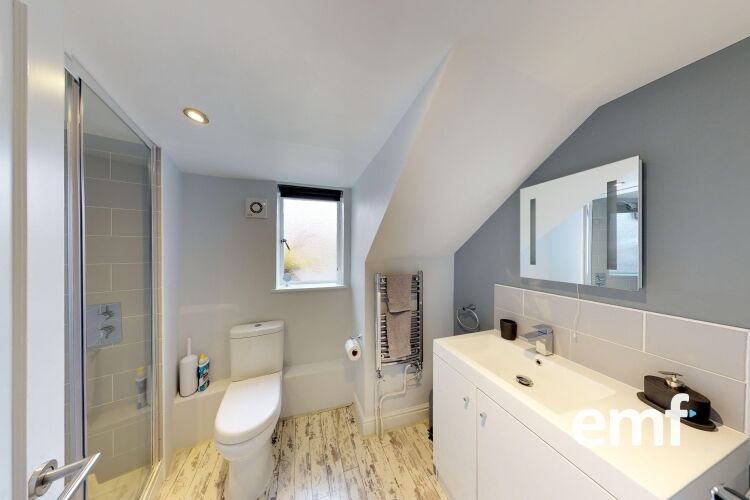 Freehold Commercial Investment Photo 7