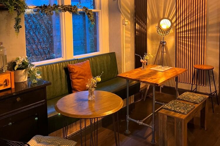 Established Licenced Cafe - Hale