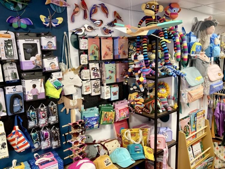 CHILDRENS CLOTHING, ACCESSORIES, TOYS, & GIFTS OR AVAILABLE EMPTY