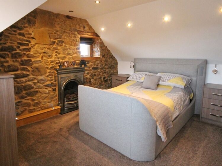 Thriving Coastal Business, Family Home & Exceptional Lifestyle Opportunity Photo 7