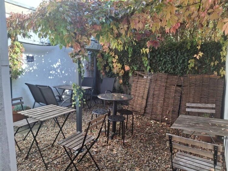 LEASEHOLD LIC. CAFE
