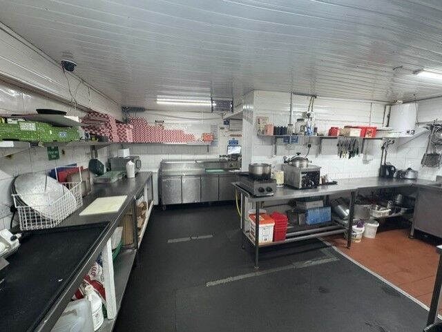 Leasehold Fish & Chip & Pizza Takeaway Located In Wolverhampton Photo 7