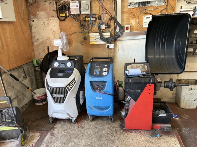 Freehold Garage, MOT Station, Tyre Fitting & 24 Hour Recovery Business Located In Newquay Photo 7