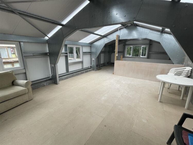 Recently constructed Two-storey office/ retails premises For Sale in Chulmleigh Photo 7