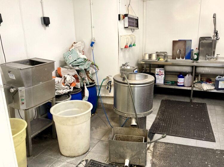 ESTABLISHED FISH & CHIP SHOP Photo 7