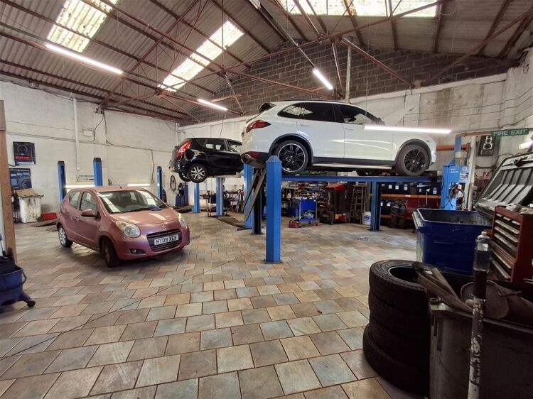 Vehicle Repairs & MOT For Sale in Leeds