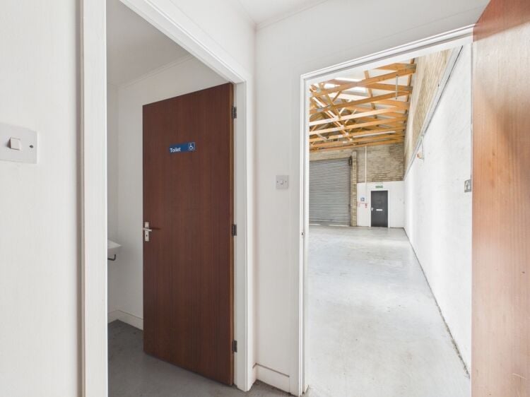 Three-Phase Powered Elgin Industrial Unit Available To Lease