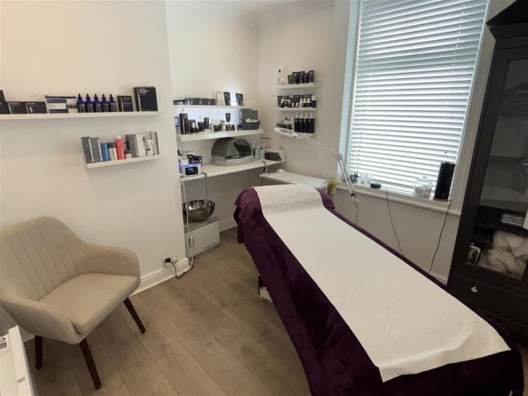 Vacant Unit For Sale in Leeds