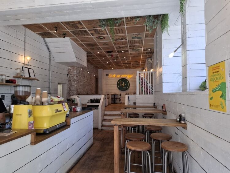 Established Licenced Cafe/Restaurant - London