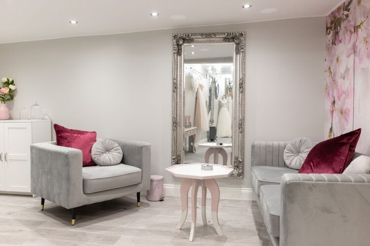 Established Bridal Boutique - Hampshire Photo 7