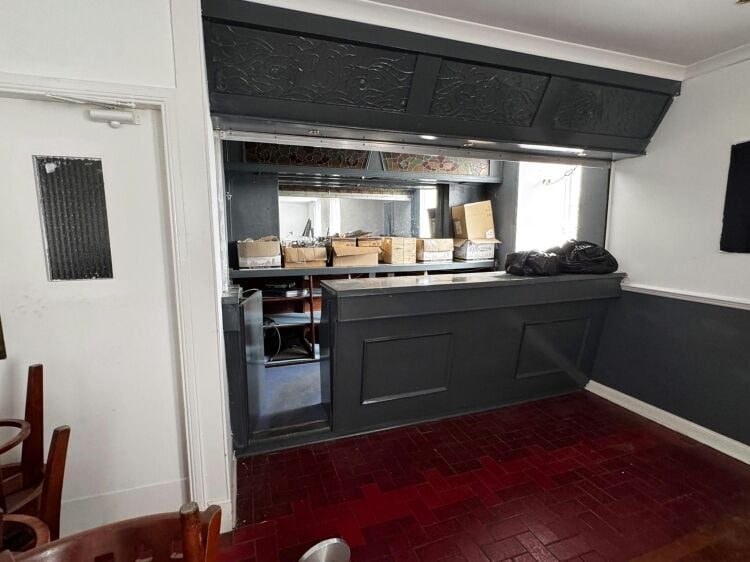 Licensed Bar, Restaurant, Takeaway Opportunity Kilmaurs East Ayrshire available to let