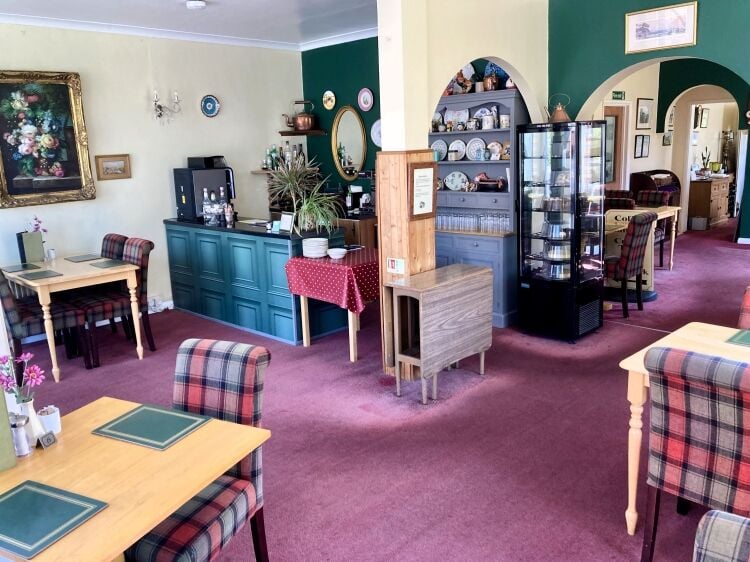 LICENSED TEAROOM/RESTAURANT AND BED & BREAKFAST