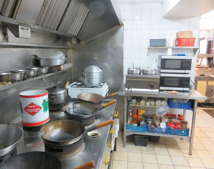 Established fish & chip shop with restaurant, central Baldock