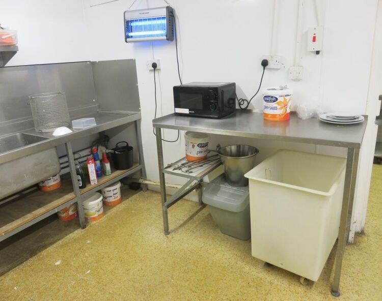 Under achieving fish & chip shop with potential, in same family over 45 years Photo 7