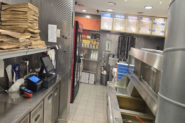Well established modern fish & chip shop trading evening only Photo 7