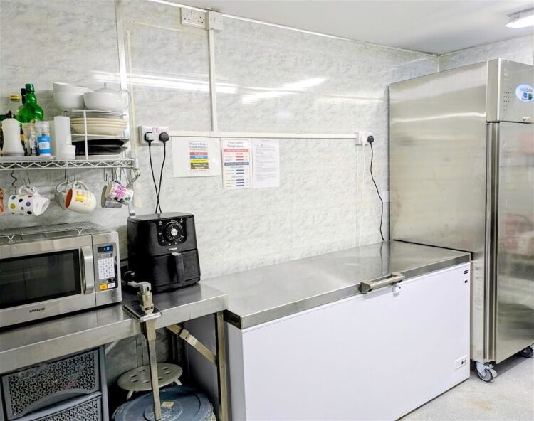 Long-established fish & chip shop, Hexham parade Photo 7