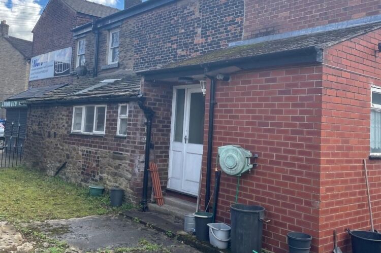 Detached Freehold Property - Mottram Photo 7