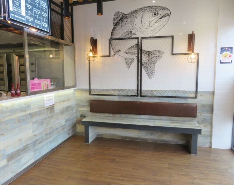 Immaculate fish & chip shop, superbly fitted & equipped throughout
