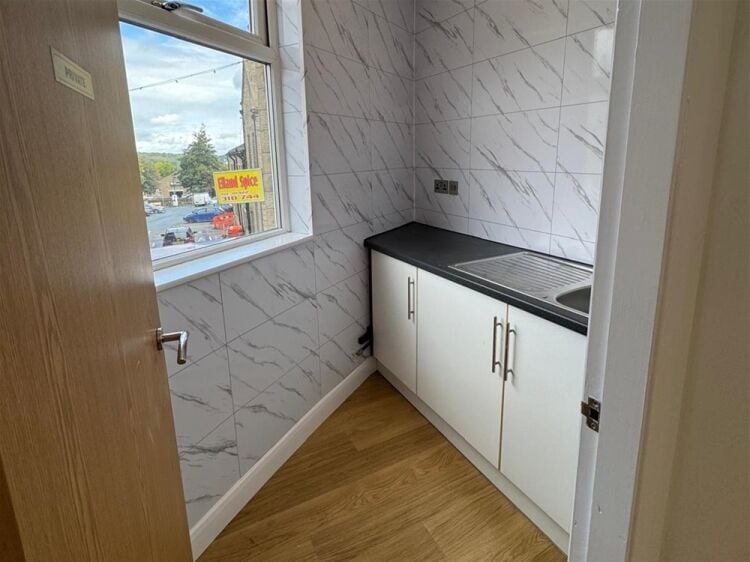 Vacant Unit For Sale in Elland