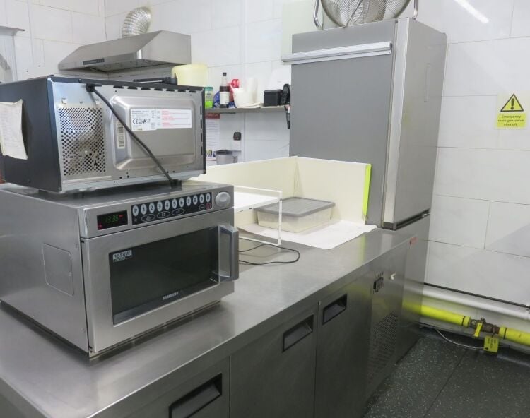 Established fish & chip shop in affluent waterside town, closes 8.30 pm latest Photo 7