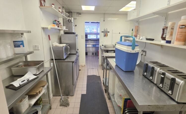 Recently closed well fitted/equipped fish & chip shop available with new lease in Poole Photo 7