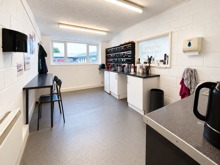 Versatile Commercial Premises To-Let  Located In Retford, Nottinghamshire