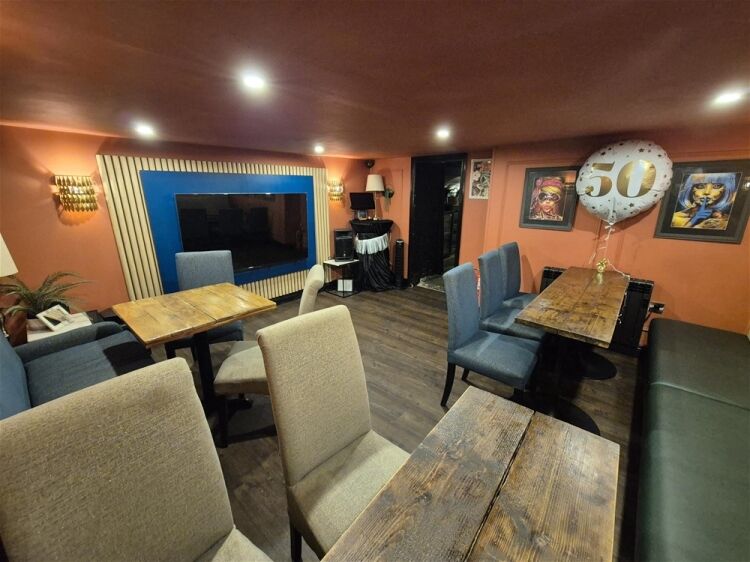 Licenced Trade, Pubs & Clubs For Sale in Birkenshaw
